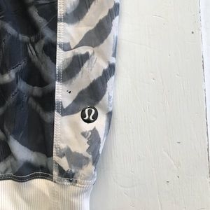 Lululemon size 8 cropped pants